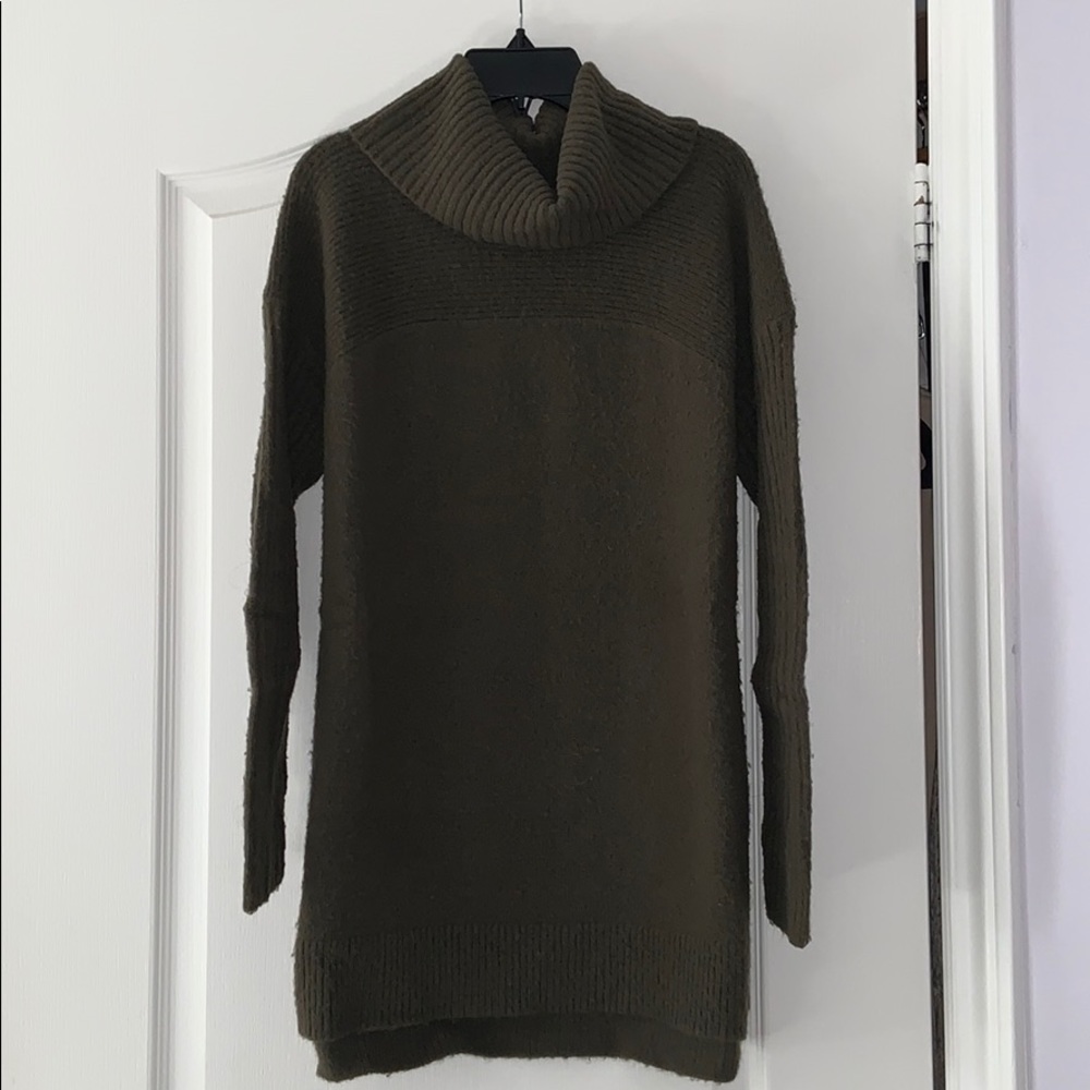 American Eagle Knit Sweater